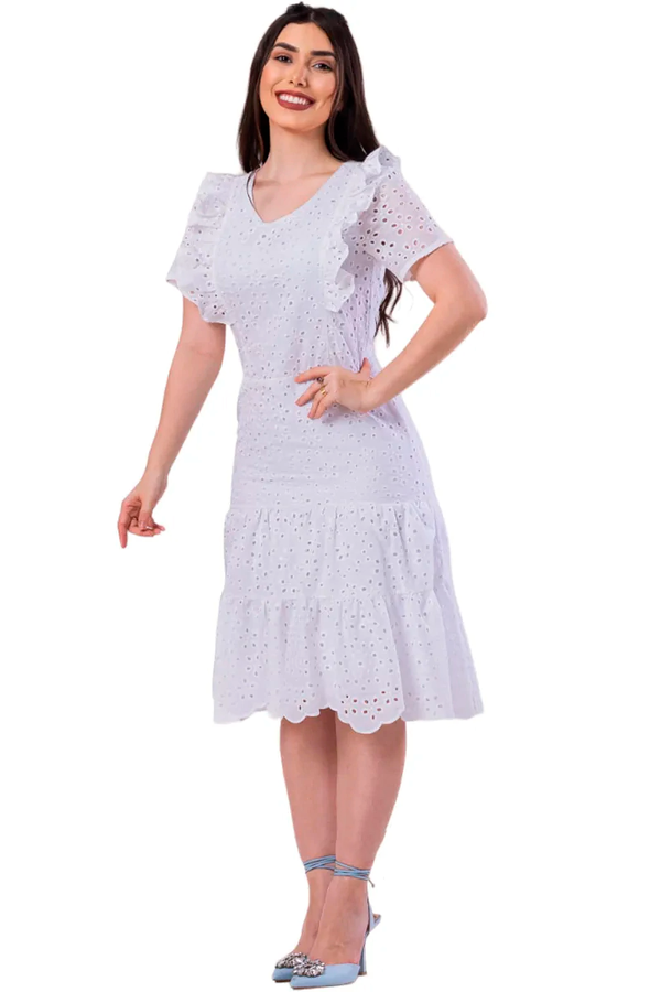 White lace dress with three maria buttons